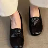 Sapatos Baixos Simples Slip-On Bico Redondo para Mulheres 2026 Novo Estilo Couro Sintético para Trabalho Casual Sapatos Mary Jane com Aumento Oculto de Altura