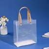 Stock Listo Venta al por Mayor Bolso de Mano Transparente de PP con Estampado Dorado Bolsa de Regalo de Plástico Escarchado Bolsa de Recuerdo Bolsa para Empaquetar Regalos