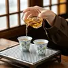 Taza de té Doucai con diseño de loto, una taza de té de cerámica de alta gama, ligera y lujosa para uso personal, con diseños pintados a mano, perfecta para disfrutar del té