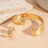 Pulsera Geométric Simple de Madera con Remaches de Estrella Transfronteriza Europea y Americana Lujo Ligero Pulsera de Gama Alta Pulsera de Moda Exagerada para Mujeres