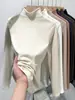 Camisa de Base Listrada com Gola Alta Meia-Boca H527 para Mulheres, Modelagem Slim Fit, Top de Manga Longa com Gola Média que Pode Ser Usado Por Dentro ou Por Fora da Tricot