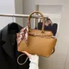 Bolsa de Mão Retro de Luxo Feminina 2025 Verão Nova Moda Tendência Bolsa de Ombro para o Dia a Dia Bolsa Tote de Grande Capacidade