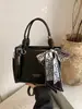 Bolso de Mano de Alta Gama Exquisito de Nicho Retro para Mujer 2026 Nuevo Estilo Coreano de Moda Textura Elegante Bolso Cruzado con Estilo para Dama