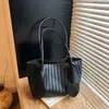 Bolsa de palha tecida de verão transfronteiriça, novo modelo 2026 para mulheres, bolsa de ombro versátil e estilosa de grande capacidade, bolsa de axila