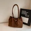 Bolsa de Camurça Feminina Grande Capacidade 2025 Nova Outono e Inverno Versátil Fosca Retrô Bolsa de Ombro Bolsa Tote para o Dia a Dia