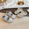 Zapatos de Princesa con Lazo para Niñas 2026 Otoño Nuevos Zapatos Pequeños de Cuero Suave para Niños Zapatos de Encaje con Cristal para Actuación