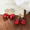 Novo Broche Decorativo Fofo de Cereja, Exquisito e Moderno Acessório Feminino para Blazer de Terno, Lapela, Alfinete de Fixação Anti-Exposição
