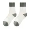 Meias Masculinas Meia-panturrilha Outono Novas Meias Masculinas de Negócios Listras Verticais Alta Elasticidade Antiderrapante Apertando Punho Color Block Meias Masculinas Longas
