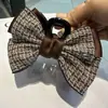 Grampo de Cabelo Grande Estilo Francês com Laço Xadrez 13cm para Mulheres, Presilha Elegante para Prender Rabos de Cavalo Altos, Acessório de Cabelo