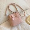 Bolsas Plateadas de Moda para Mujer Este Año 2026 Verano Nuevo Estilo Bolso Cubo con Lazo Bolso de Hombro de Moda Bolso Cruzado