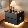 Mesita de noche inteligente para dormitorio del hogar, nuevo modelo 2026, lujo ligero con sensación de alta gama, gabinete popular de madera maciza con carga inalámbrica para dormitorio principal