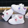 Tênis de Skate Feminino Novo Primavera/Outono 2026 Velcro Decoração de Cereja Sapatos Brancos Solado Macio Tênis Esportivo Casual Infantil