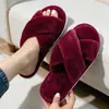 Nuevas zapatillas de felpa de punta abierta para el hogar transfronterizas de otoño e invierno, transpirables y cálidas, cómodas y ligeras para mujer