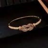 Pulsera de Flor de Zirconia Coreana, Lujo Accesible, Pulsera Elegante de Moda de Gama Alta, Sencilla y Elegante, Accesorios Versátiles para la Mano para Mujeres