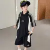 Conjunto de Verão Color Block com Manga Curta para Meninos, Conjunto Esportivo Duas Peças Lindo Estilo Coreano para Crianças, Roupas Frescas e Estilosas para Crianças Maiores