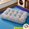 Nueva alfombrilla para cama de gato, adecuada para todas las estaciones, proporciona un espacio seguro y cómodo para dormir para gatos, también adecuada para perros pequeños y medianos; venta al por mayor del fabricante