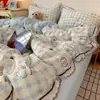 Juego de ropa de cama de cuatro piezas estilo francés con encaje, hecho de algodón puro lavado, funda de edredón de gasa de algodón nueva, sábana plana, sábana ajustable, juego de tres piezas para dormitorios de estudiantes