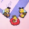Abeja de Dibujos Animados Linda Parche de Goma Suave Pasador Ropa Papelería Accesorios DIY Decoración Plana Material de PVC