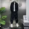 Nuevo Traje Casual de Otoño para Hombre con Contraste de Color Rayas Solapa Manga Larga Parte Superior Holgada Casual Pantalones de Pierna Ancha Conjunto de Dos Piezas