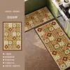 La alfombrilla de cocina es antideslizante y resistente al aceite, estilo retro americano, hecha de PVC, se puede cortar a medida, impermeable, tiene una sensación de alta gama, es fácil de limpiar y no requiere lavado, adecuada para uso doméstico