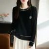 Blusa de malha fina para usar como base para mulheres, outono/inverno, blusa de manga comprida com flores de miçangas, novo jacquard de lã tricotado com gola redonda