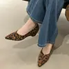 Zapatos de mujer de punta fina, corte bajo, nuevos zapatos de ante para mujer Otoño 2025, sin cordones, impresionantes zapatos Mary Jane con tacón grueso
