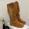 Botas altas cómodas de ante y terciopelo para mujer, otoño e invierno, con hebilla retro y suela plana que aumenta la altura interior.