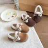 Sapatos infantis Birkenstock, nova coleção outono/inverno 2026, sapatos de algodão da moda e versáteis para meninas, com sola macia e forro de fleece, sapatos tipo mocassim para meninas pequenas