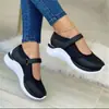 Comercio exterior transfronterizo 2026 nuevos zapatos casuales para mujer, suela gruesa, tejido fly-knit transpirable, velcro, malla casual, talla grande, zapatos para mujer