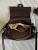 Bolso de mano personalizado de moda nicho 2026 nuevo bolso almohada de moda simple estilo motero bolso de hombro cruzado