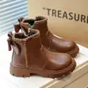 Botas de Cano Curto para Meninas Outono Inverno 2026 Novo Estilo Botas Martin para Crianças Sapatos Individuais Botas de Princesa para Meninas Botas de Neve Quentes com Pelúcia Botas de Couro