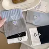 Meias Bordadas com Coração Estilo Coreano para Mulheres, Meias Largas de Primavera e Outono, Meias Sem Costura Color Block de Cano Médio, Meias de Algodão Cinza para Mulheres
