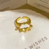 Anel Oval Minimalista Versátil de Alta Qualidade Estilo Coreano com Textura Vintage, Anel Aberto para Dedo Indicador em Formato de Caranguejo, Joias Versáteis da Moda