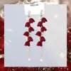 Pendientes de Borlas Estilo Francés Retro Super Hada de Terciopelo Rojo Rosa, Accesorios para Orejas de Novia Súper Favorecedores y Festivos, Estilo Clip