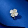 Broche de trébol de cuatro hojas de alta gama para mujer, nuevo broche de ópalo de verano, broche pequeño antiluz, ramillete de moda que combina con todo