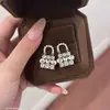 Aretes de Bolso Blancos Brillantes Estilo Francés con Diamantes, Pequeños Exquisitos Inspirados en Chanel, Lujo Ligero de Nicho, Pendientes Versátiles Elegantes y de Moda