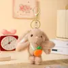 Coelhinho Fofo de Cachecol Pingente Pelúcia Boneca Acessório de Bolsa Chaveiro Boneca de Barraca Brinquedo Adorável e Divertido