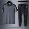 Traje deportivo de tres piezas de seda helada para hombre de mediana edad y ancianos, pantalones casuales de secado rápido de temporada, camisa polo de manga corta, ropa para hombre