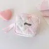 Hisocute Bolsa de Almacenamiento para Toallas Sanitarias Acolchada Floral Dulce Bolsa Menstrual Portátil Almacenamiento de Auriculares Lápiz Labial Bolsa Cuadrada Pequeña