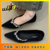 Sapatos Rasos de Bico Fino para Mulheres Primavera 2025 Estilo Francês Veludo com Strass Boca Rasa Solado Macio Desejo Puro Doce para o Trabalho Casamento