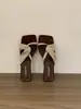 Sandalias Rojas Gruesas de Tacón Alto Estilo Coreano, Zapatos de Hada para Uso en Exteriores, Nuevo Estilo de Verano 2026, Sandalias Elegantes para Combinar con Vestidos