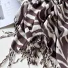 Lenço moderno com estampa de zebra, um lenço de alta qualidade em imitação de caxemira para outono e inverno, versátil e estiloso, atacado para mulheres