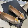 Zapatos de Trabajo para Mujer 2025 Primavera Hebilla de Metal Piel Patentada Punta Cuadrada Moño Tacón Bajo Tacón Grueso Boca Baja Zapatos Profesionales
