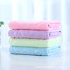 Toalla Cuadrada Pequeña con Relieve de Fibra al por Mayor para Fabricantes, Toalla Suave, Delicada y Absorbente para Niños, Toalla Facial y de Manos para Bebé
