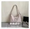 Bolso Tote de Tachuelas de Moda para Mujer 2026 Nuevo Bolso Vintage para el Hombro Gran Capacidad Bolso de Mano Bolso Bandolera Versátil