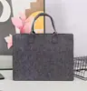 Festival de Medio Otoño Bolsa de Fieltro al por Mayor Bolsa Tote de Fieltro Colorblock en Stock Regalos de Festival Bolso de Mano de Fieltro 3D Personalización