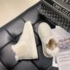 Botas de nieve de talla grande de comercio exterior para mujer, nuevas botas cortas de pedal cálidas de moda de invierno con forro polar grueso, zapatos de algodón para mujer 2024