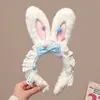 Linda diadema de felpa de dibujos animados para mujer, especialmente diseñada para lavarse la cara y aplicar mascarillas faciales, diadema de corona alta, lista para fotos, crea una atmósfera elegante