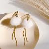 Versión coreana de los nuevos pendientes de aguja de plata S925 color otoño e invierno bola de visón de agua perla pendientes pendientes pendientes precio mayorista