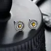 Brincos Cluster de Diamante Cheio de Novo Estilo Transfronteiriços para Homens, Modernos e Versáteis, Brincos de Flor de Íris em Forma de Cruz de Alto Padrão para Mulheres